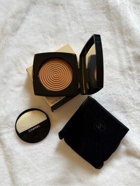 Limited Edition- Chanel Les Beiges healthy glow illuminating powder in sunset